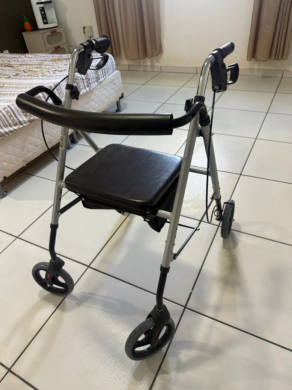 ANDADOR CADEIRA com bolsa e freio  - Foto 2