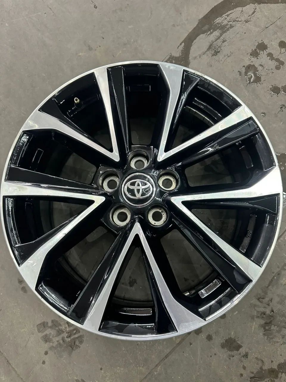 Rodas aro 18 Corolla Cross originais - Peças para carros, vans e