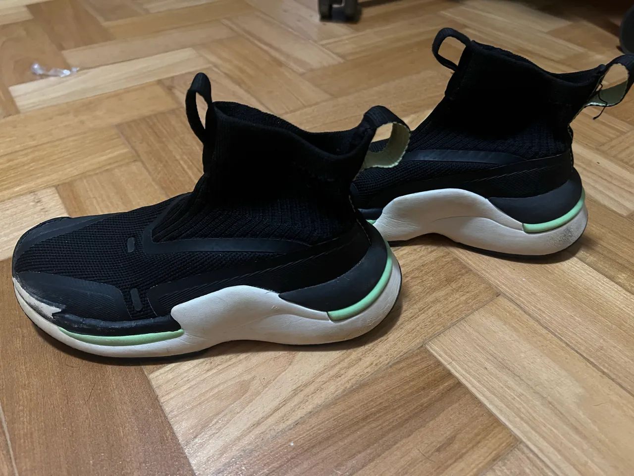 Tênis infantil Zara seminovo preto