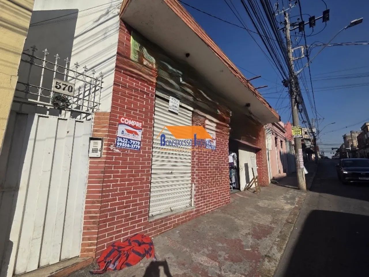 casa de 4 quartos com 4 barracões e uma loja bairro Floresta