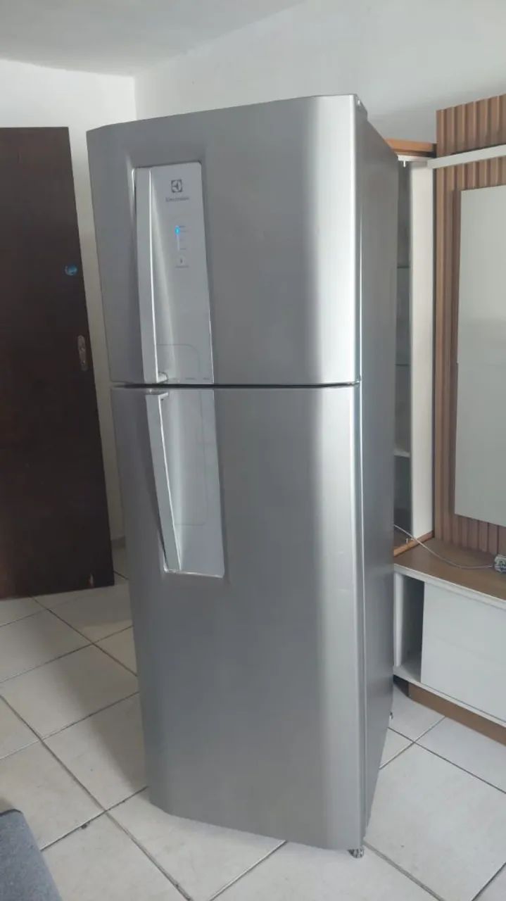 Geladeira Electrolux frost free lindíssima ENTREGO - Foto 2
