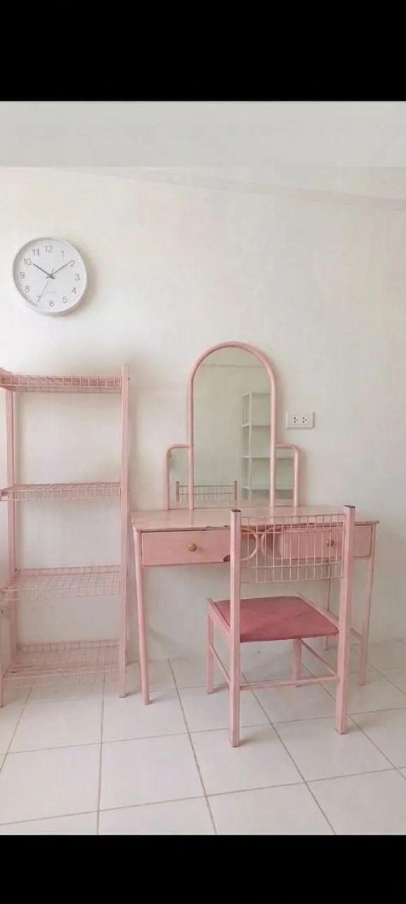 penteadeira retro conservada.