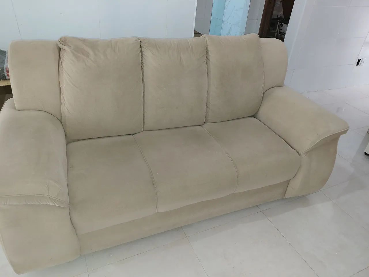 SOFÁ 3 LUGARES BEGE- CONSERVADO  - Foto 2