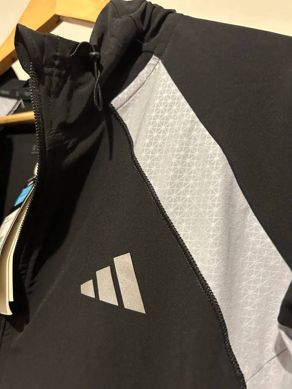 Jaqueta adidas Tech Apparel Tamanho M - Foto 2