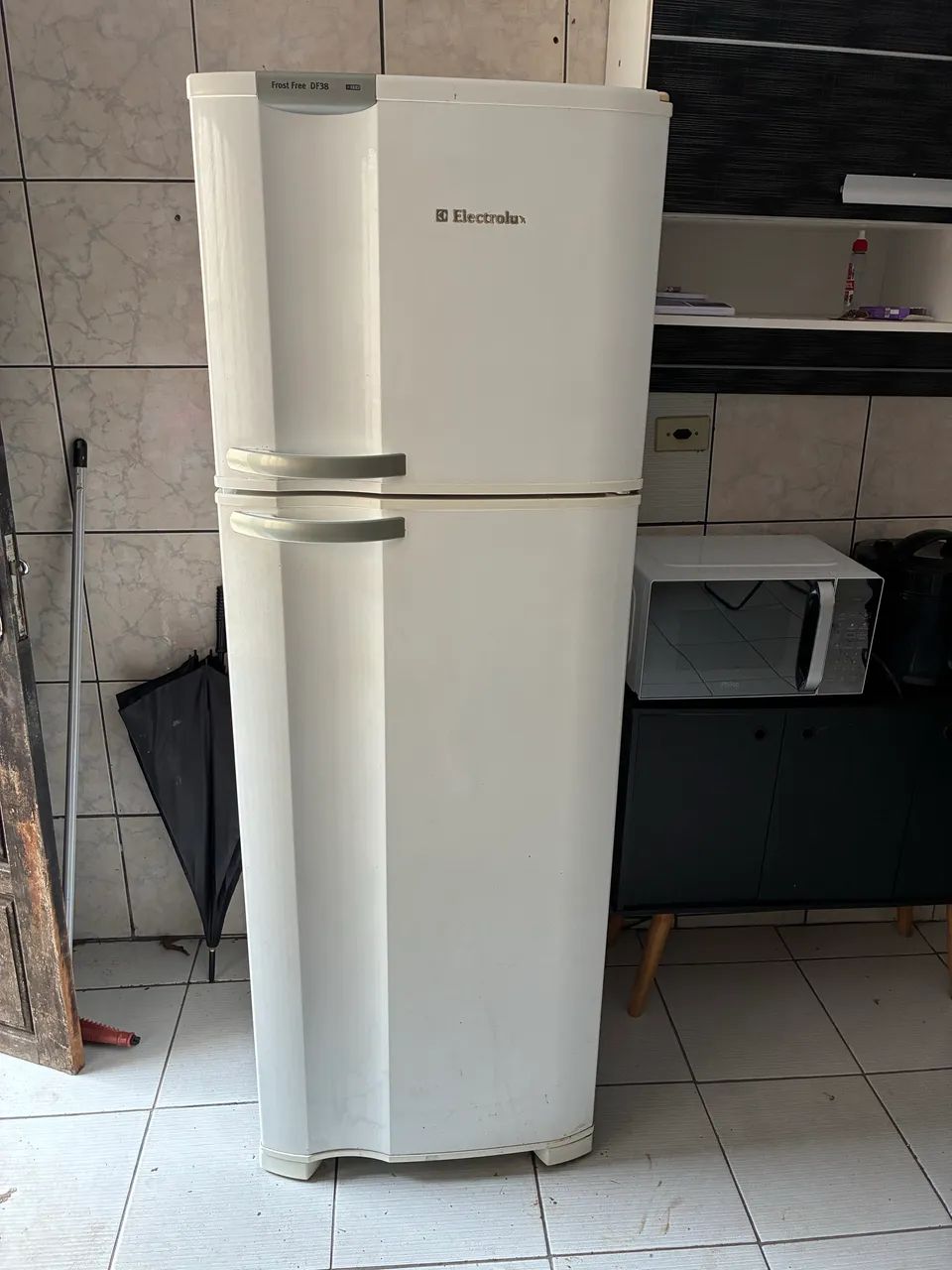 Geladeira df38 eletrolux