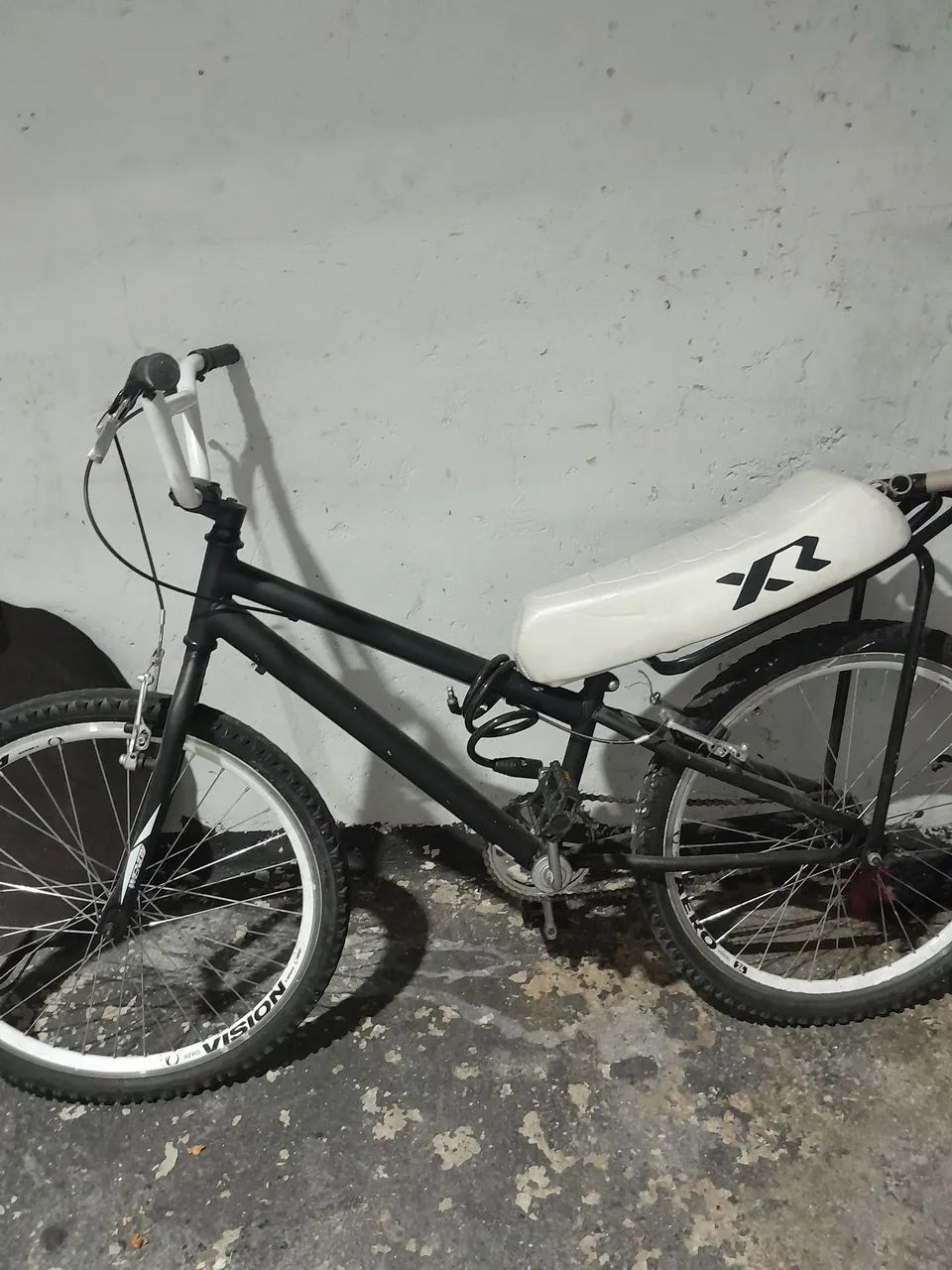 Bicicleta montadinha aro 24 semi nova  - Foto 2