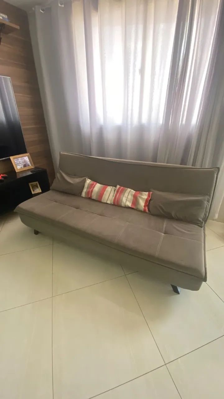 Vendo BARATO Sofá-cama para 3 pessoas em ótimo estado de conservação!