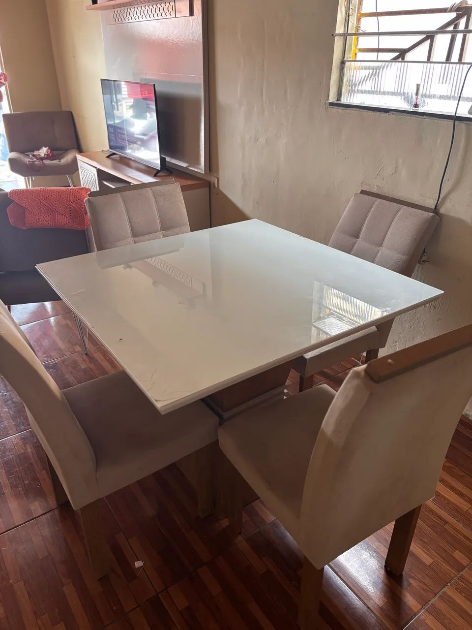 Mesa com 4 cadeiras  - Foto 3