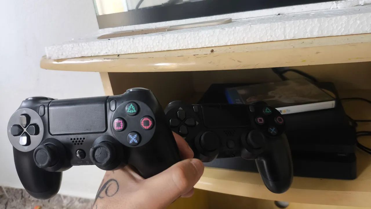 Ps4 slim 1T 