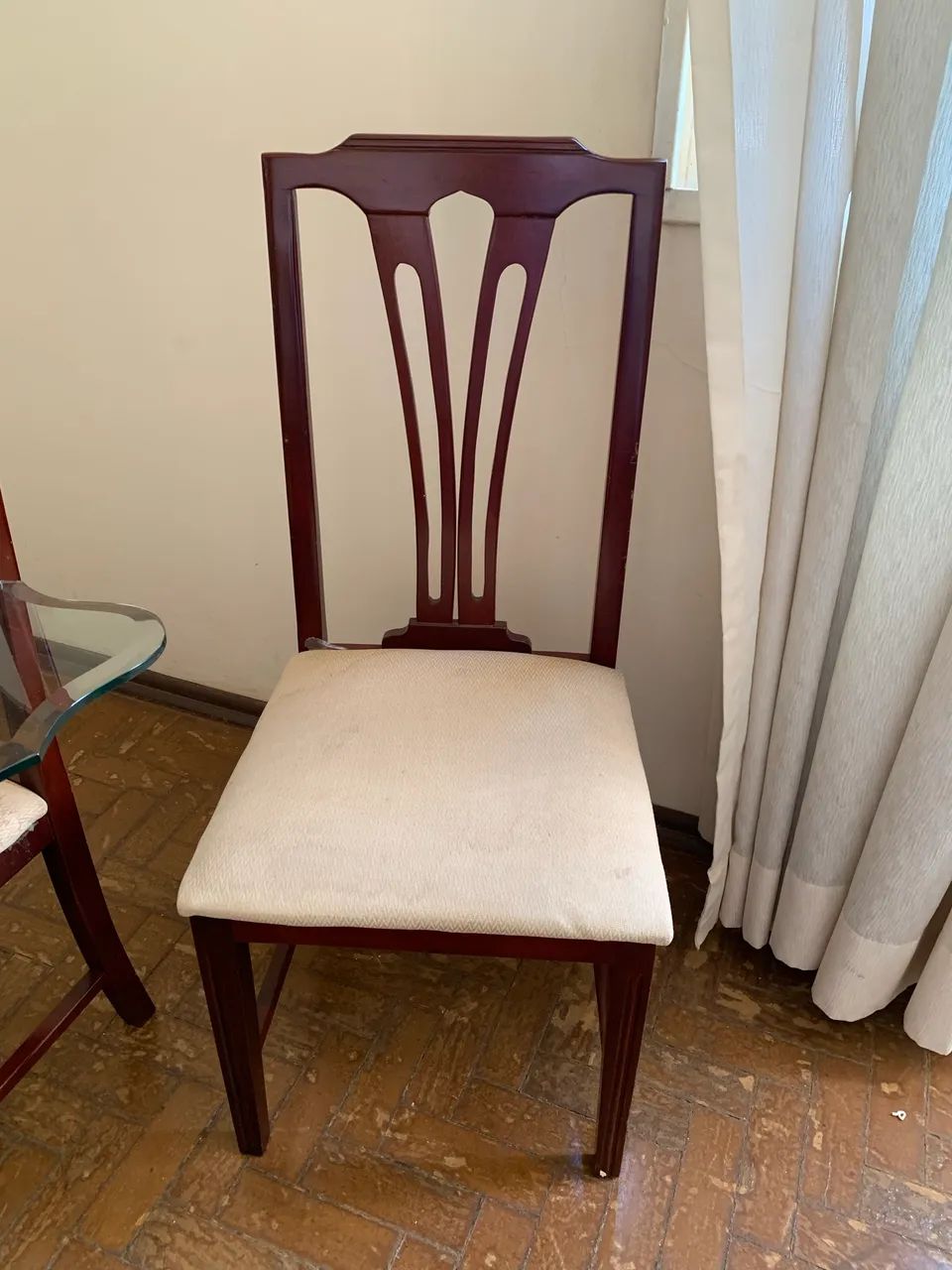 Mesa jantar com pés em madeira maciça e mármore.  - Foto 5
