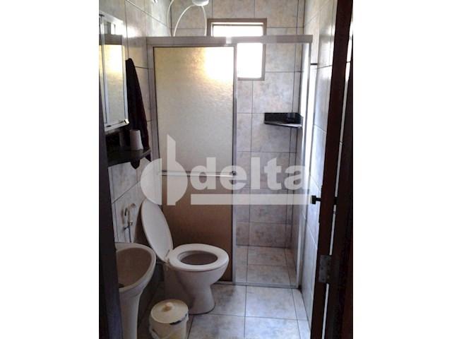 Casa para alugar com 3 dormitórios em Segismundo pereira, Uberlândia cod:545080 - Foto 8