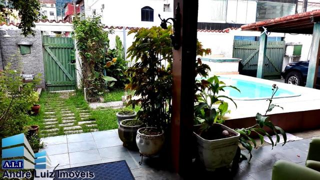 Imóvel linear com 04 suítes 01 quarto e piscina no centro de Itacuruçá-RJ(André Luiz Imóve