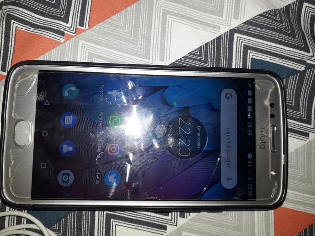 Vendo celular de barbada