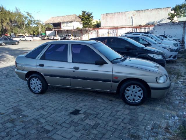 Escort Zetec ano 2000