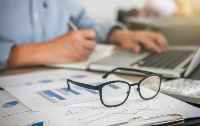 Projetos de engenharia e programação: engenheiros e programadores online