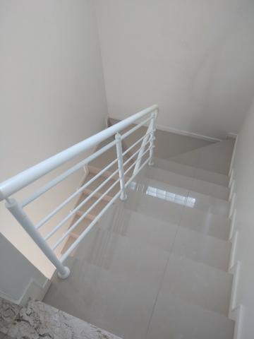 Excelente casa de dois pisos com 3 quartos sendo um suíte - Pedra Branca -Palhoça - Foto 3