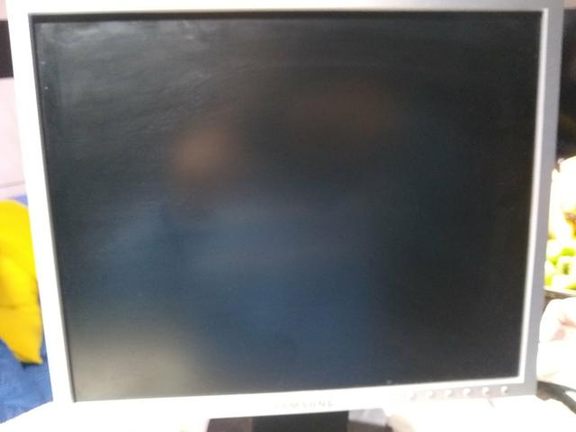 Monitor Samsung 740n - Foto 2