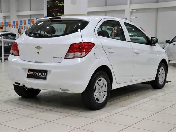 CHEVROLET ONIX 2014/2015 1.0 MPFI LT 8V FLEX 4P MANUAL - Foto 6
