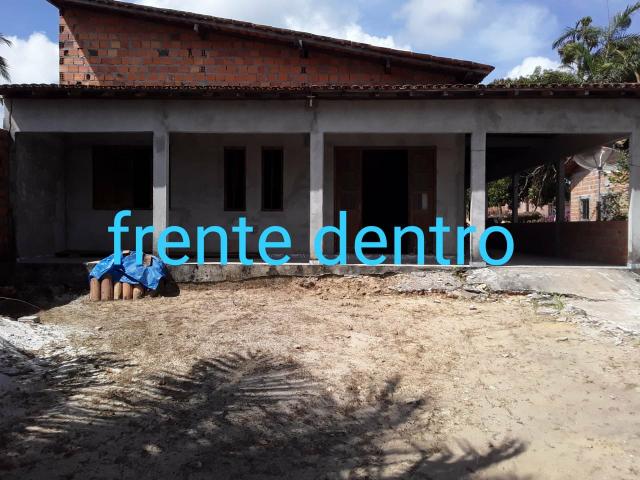 Vende-se linda casa
