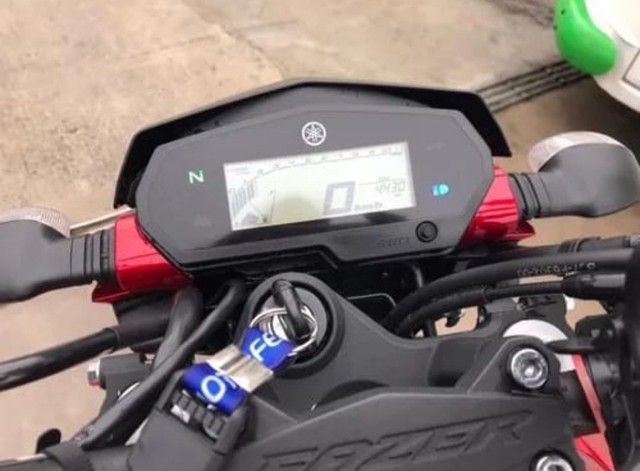 YAMAHA FZ25