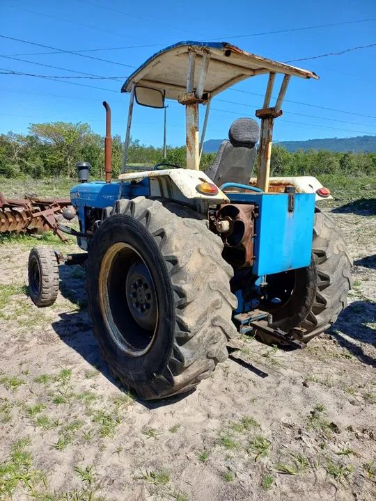 Trator Ford 5610 com vassoura  - Foto 4