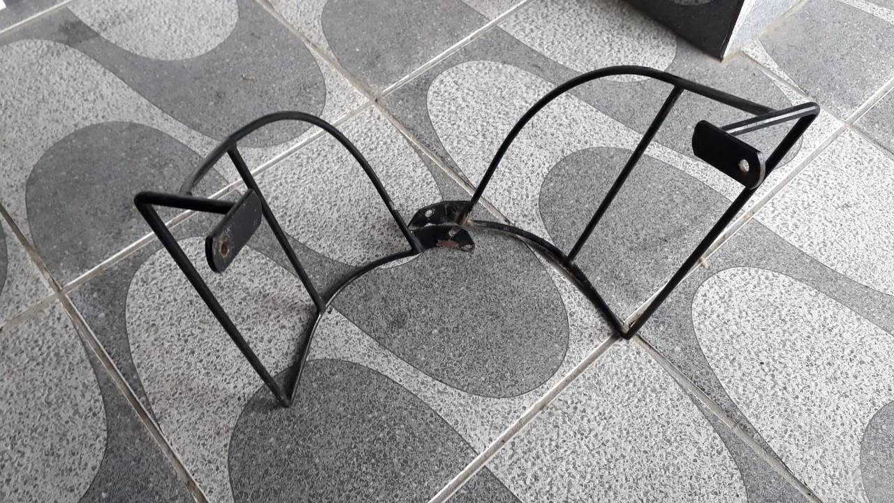 Suporte para mala lateral moto Hornet 600.ano 2005