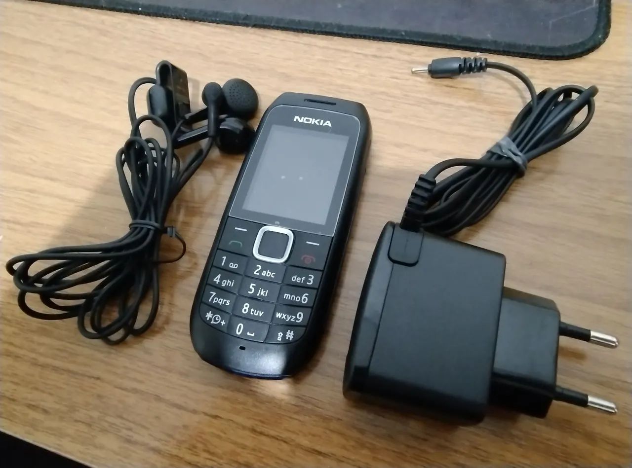 Nokia 1616 - Lanterna,  novo 239 - idioma portugues - Fala horas