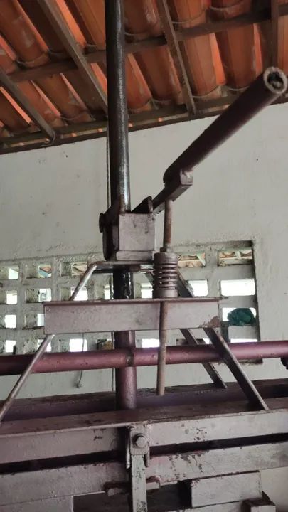 Maquina de fazer blocos de concreto (Valor para desocupar espaço ) Troco... - Foto 6