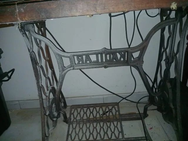 Mesa de ferro para maquina de costuras