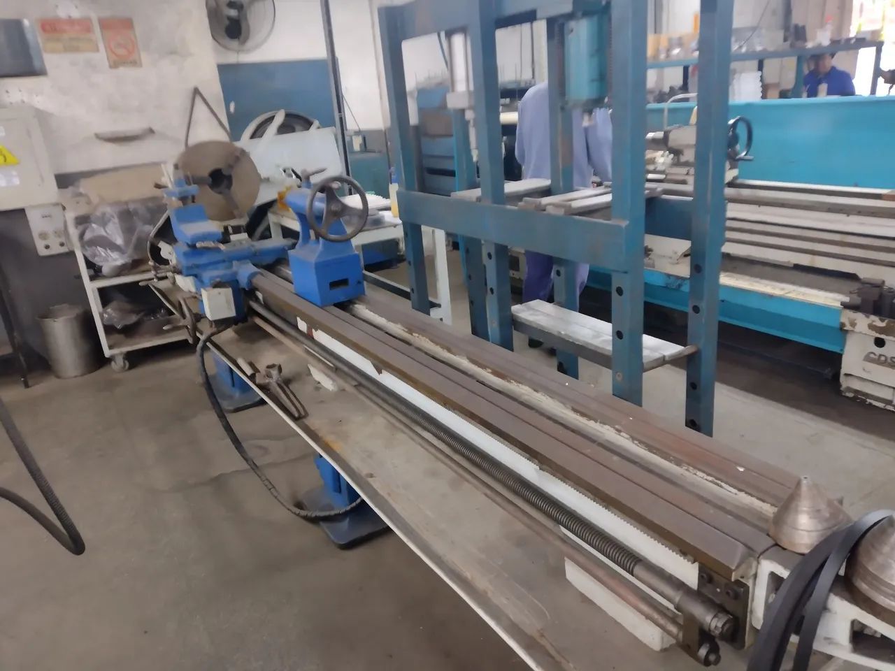 Torno Imor antigo carcaceiro 2,5 MTS X 650 mm - Foto 4