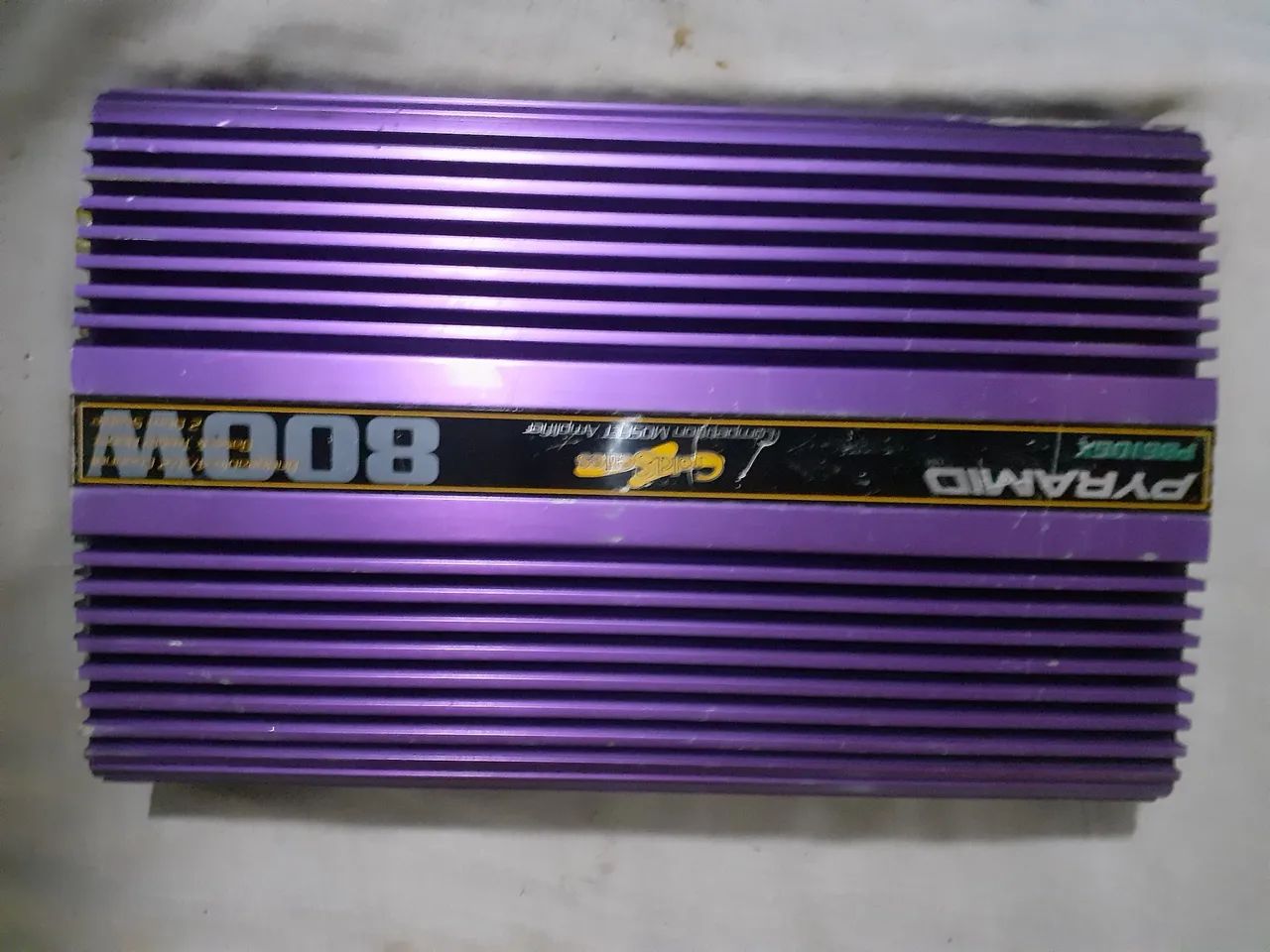Amplificador de som Pyramid 800W Esta bem conservado  top
