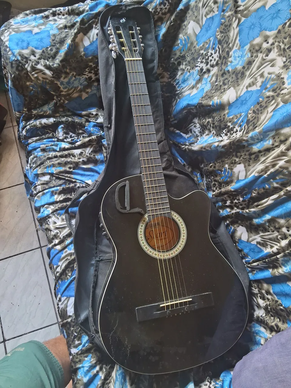 Violão elétrico