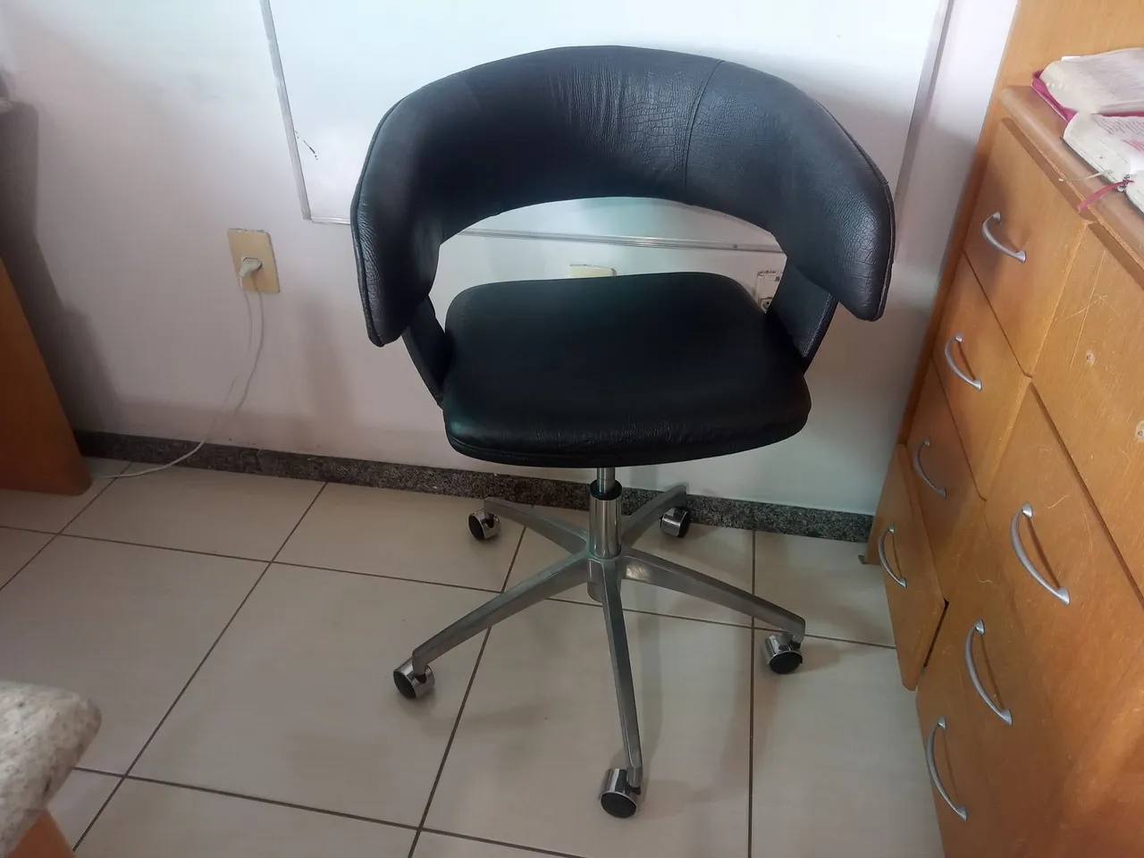 Cadeira de Escritório Giratória com Rodinhas