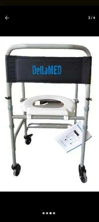 Cadeira de Banho com Rodas - DellaMED