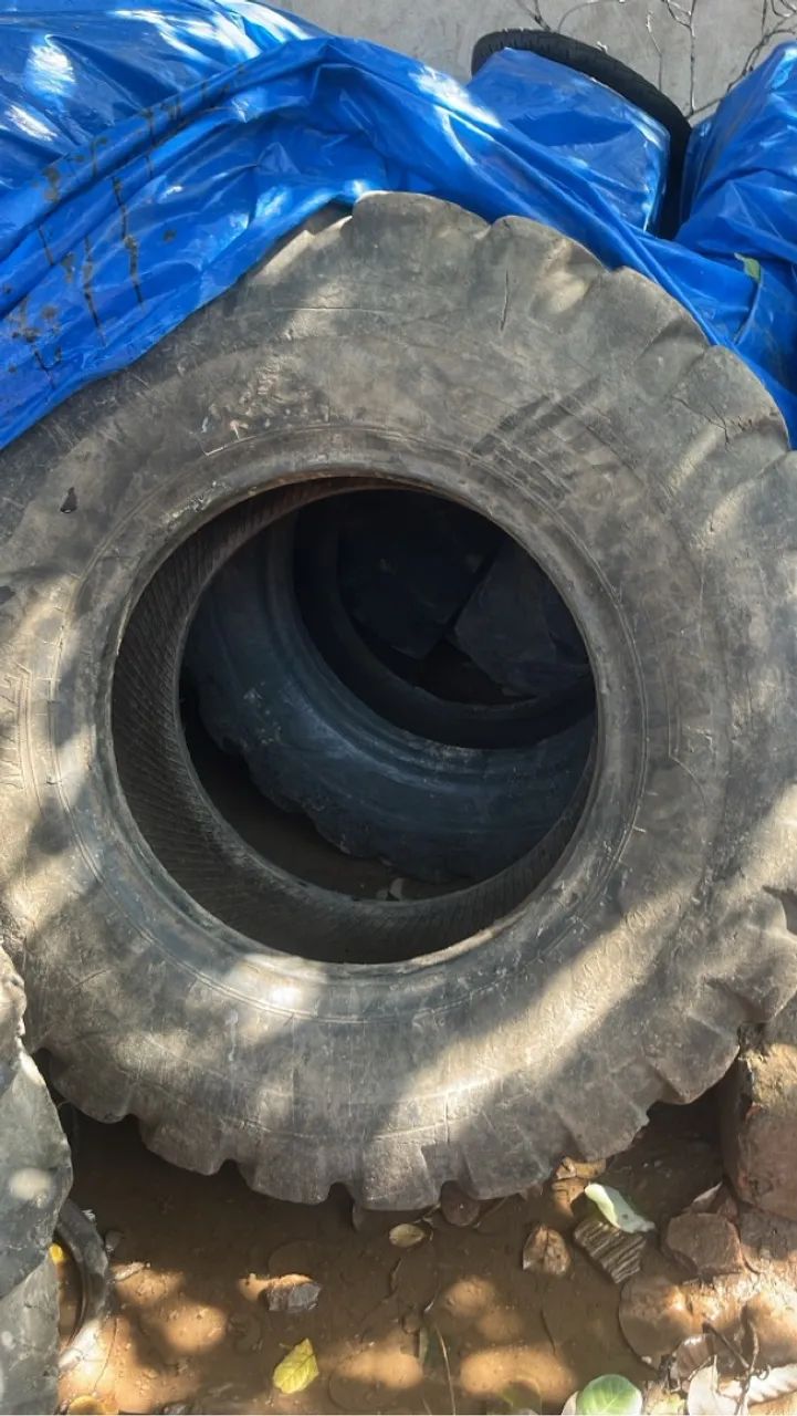 Venda de capas ,pneus meia vida,câmara de ar, rodas agrícolas consultar medidas . - Foto 4
