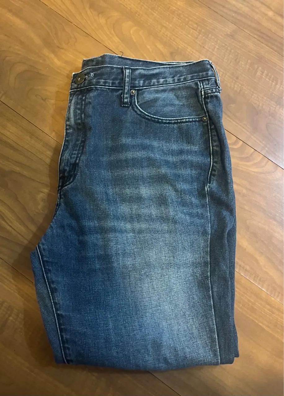 Calça jeans Guess (46)