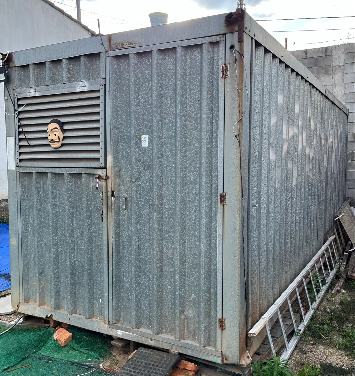  Contêiner Moradia ou Canteiro de Obras  com porta e janelas!!! Tamanho 6,00x2,25x2,30 - Foto 5