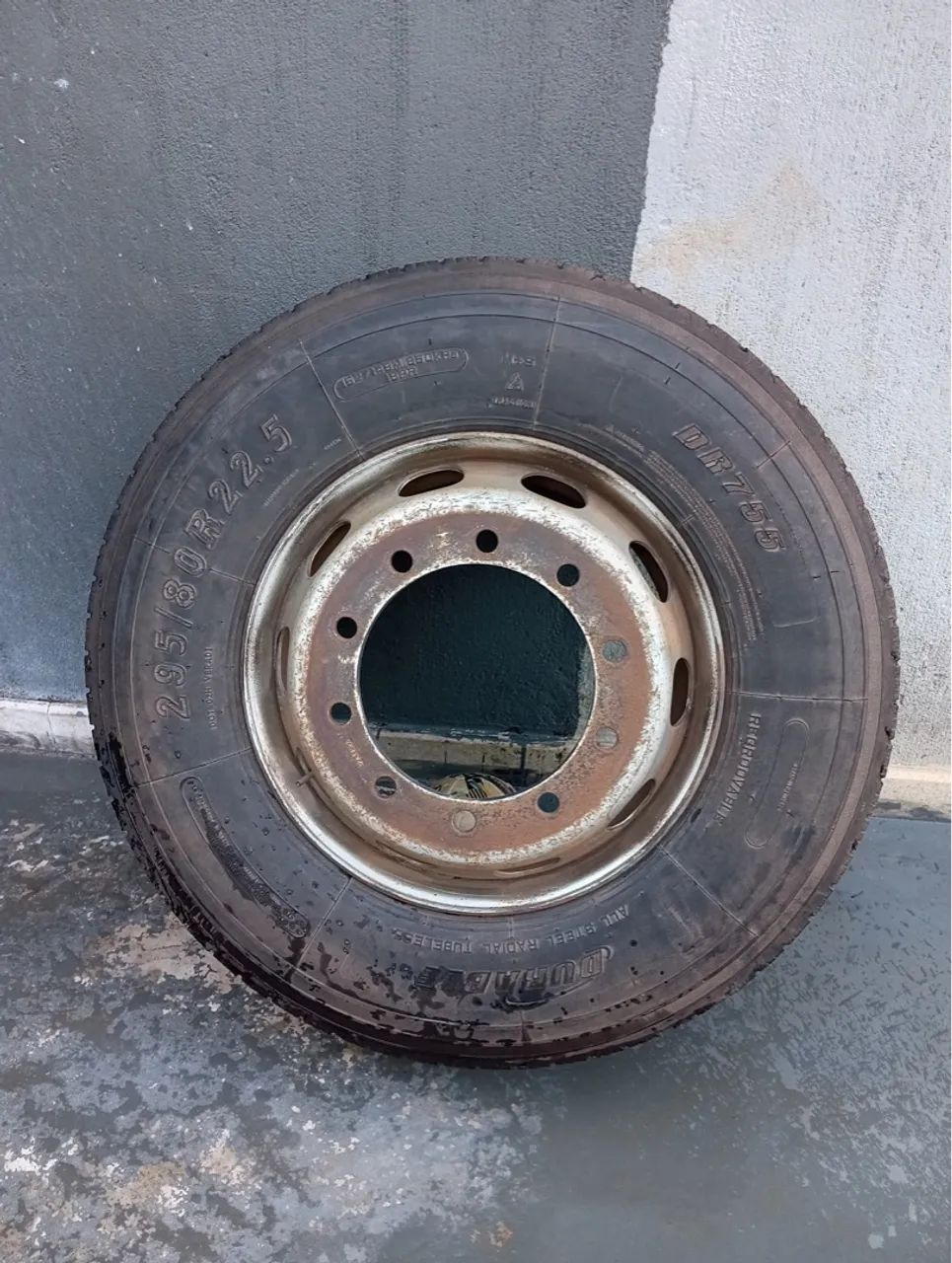 Roda de Caminhão Aro 22.5 em Ótimo Estado - Foto 2