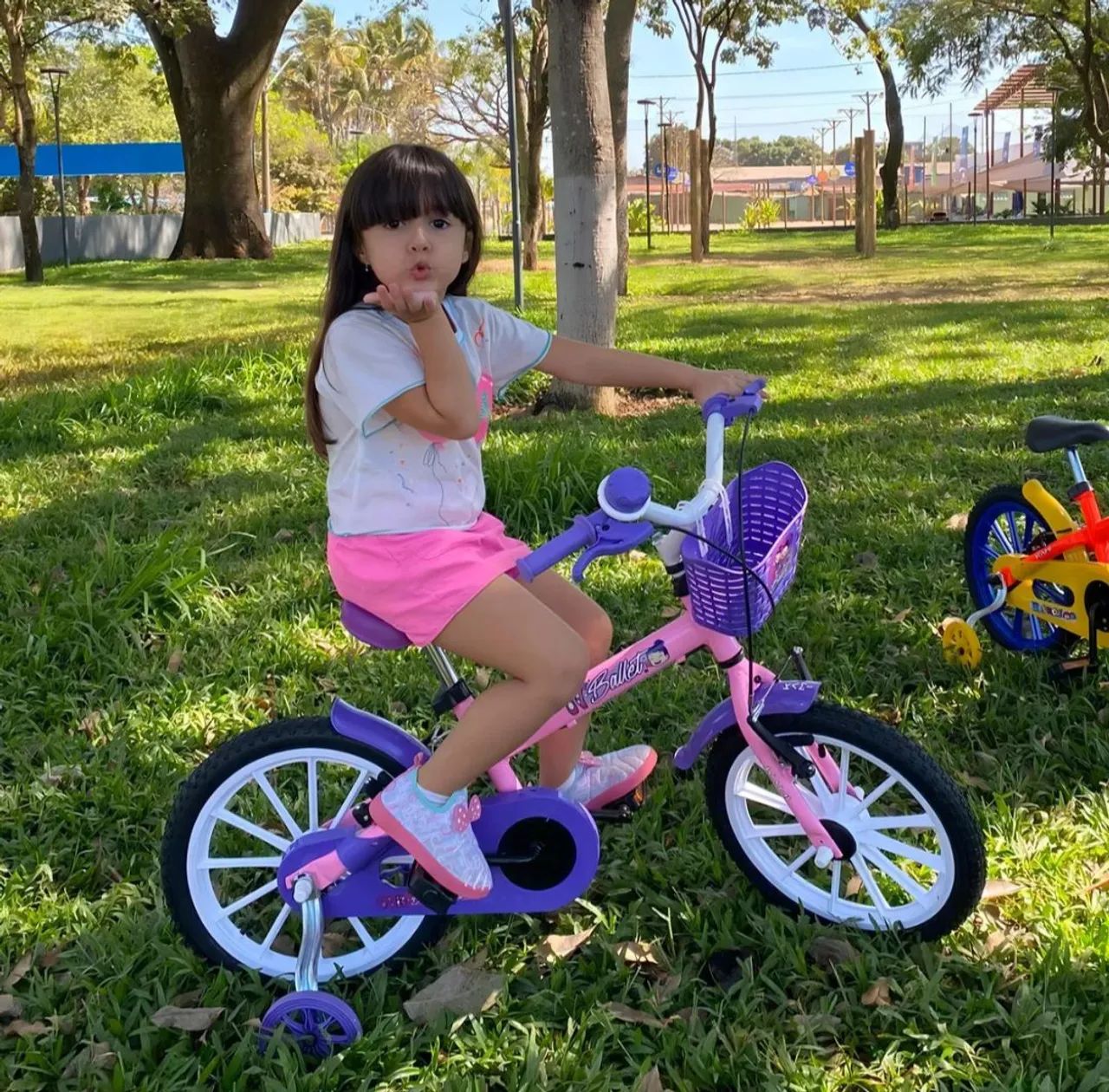 Bicicleta infantil kami ballet aro 16 com cesto e rodinhas  - Foto 6