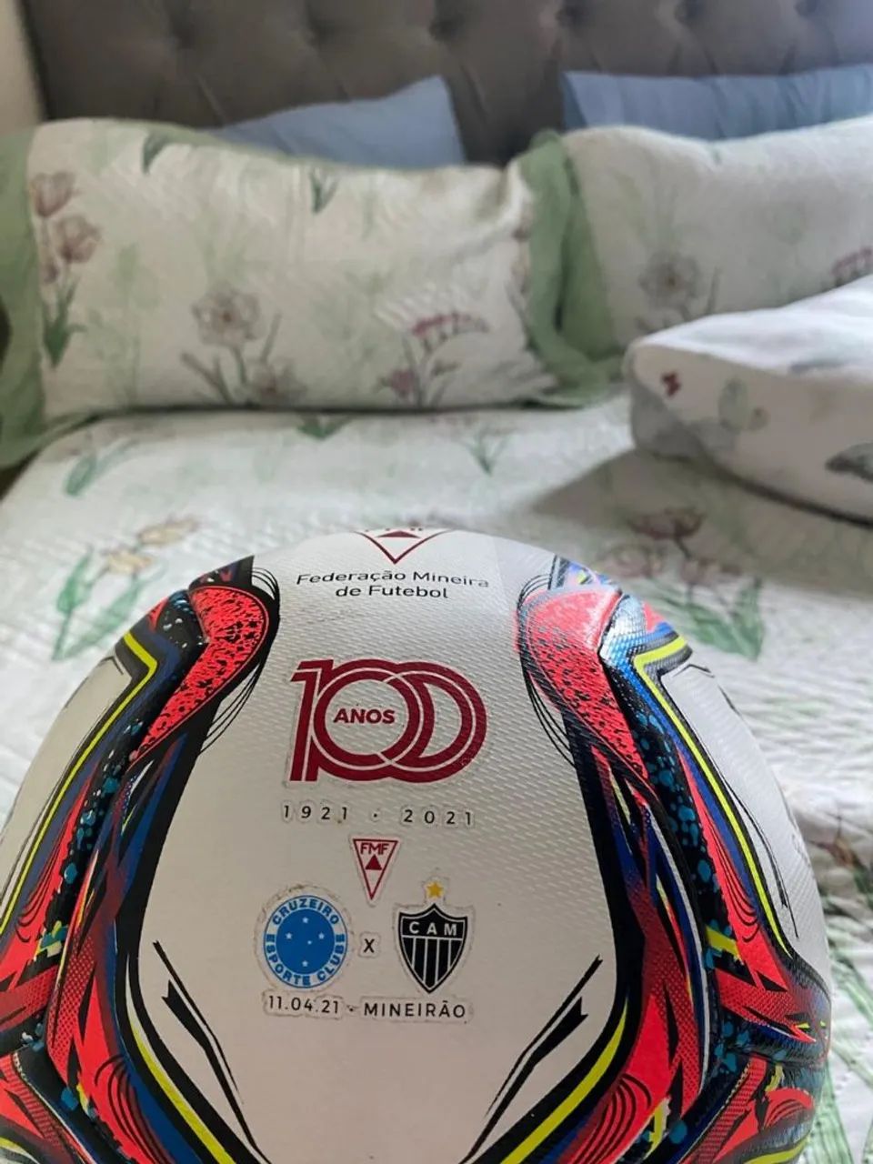 Bola Oficial 100 anos Cruzeiro x Atlético  - Foto 3