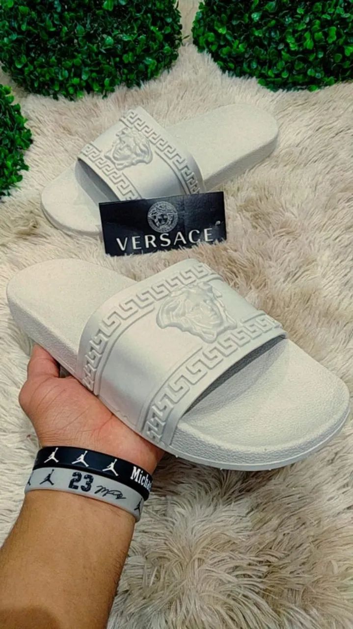 Chinelo64299263110145122