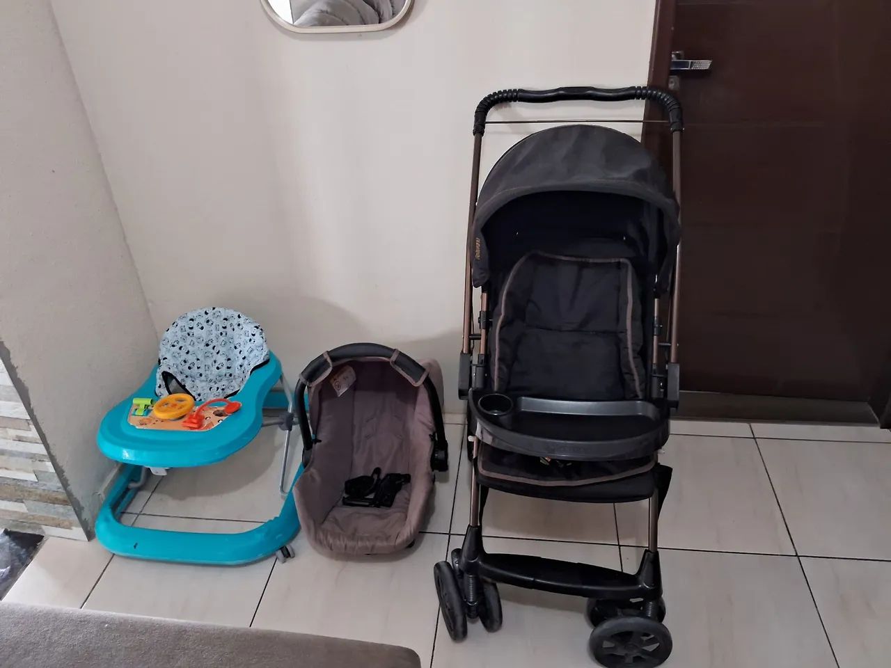 Carrinho de bebê, bebê conforto e andajar zap * 