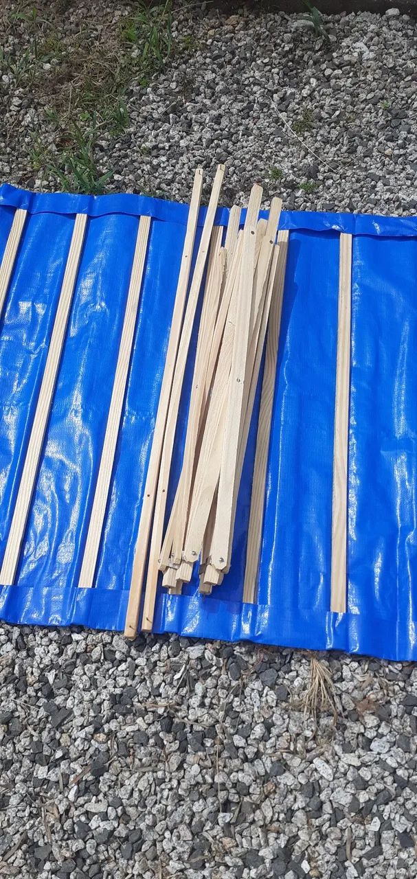 Mesa Dobrável de Madeira com Tampo Azul - Foto 4