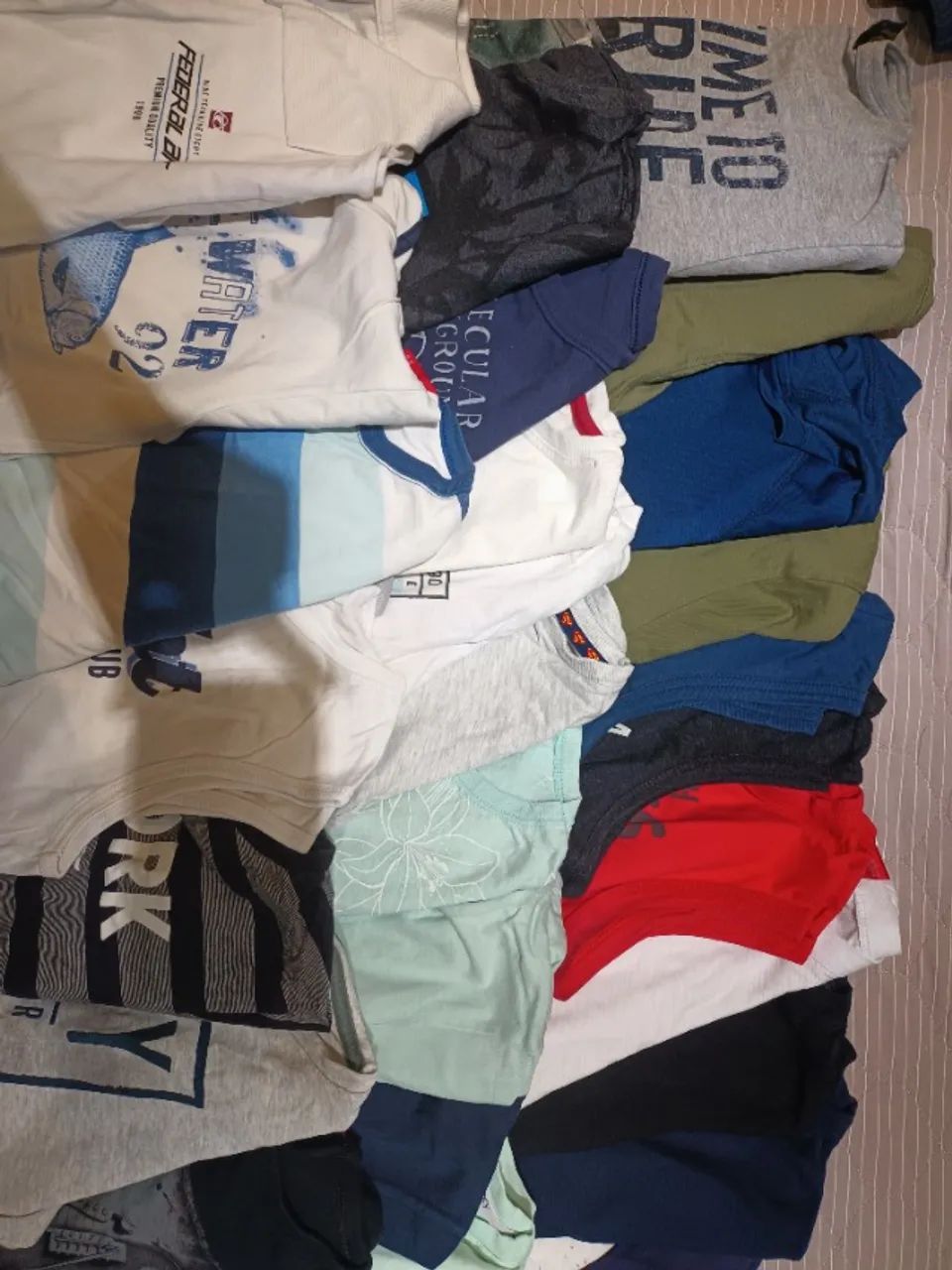 Conjunto 27 Camisas Uso diverso Comprimento 55cm Gap, Hering e mais - Foto 4
