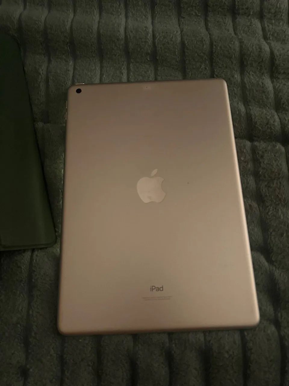 iPad com capa de protecao e caneta original - Foto 4