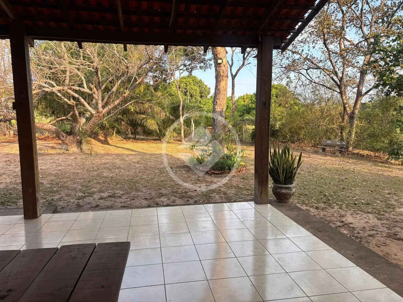 Localização A apenas 10 minutos da rotatória de Santa Rosa, em área tranquila e de fácil a - Foto 2