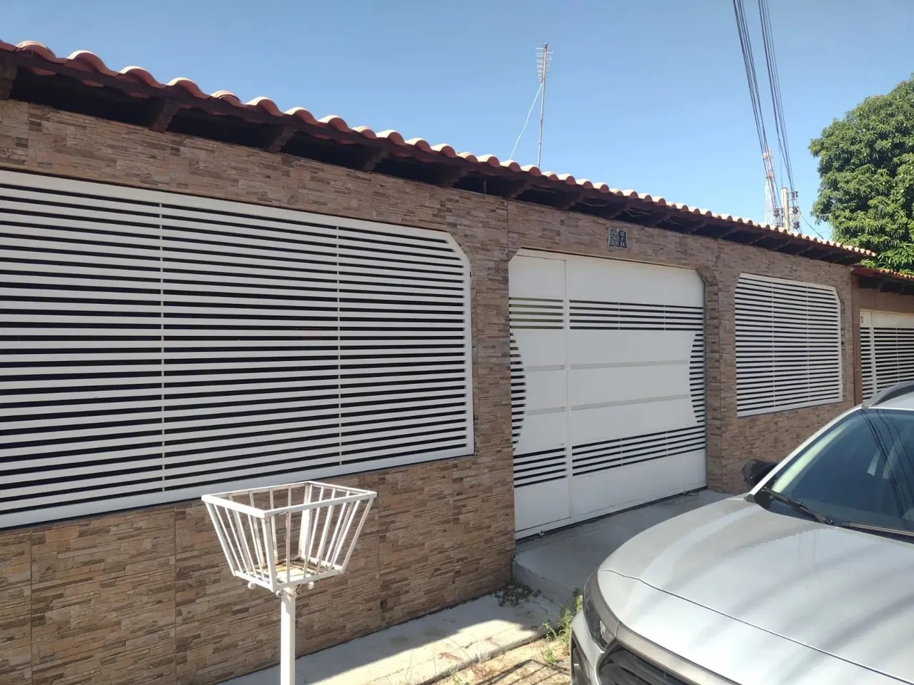 Excelente casa disponível a venda. Aceita financiamento.