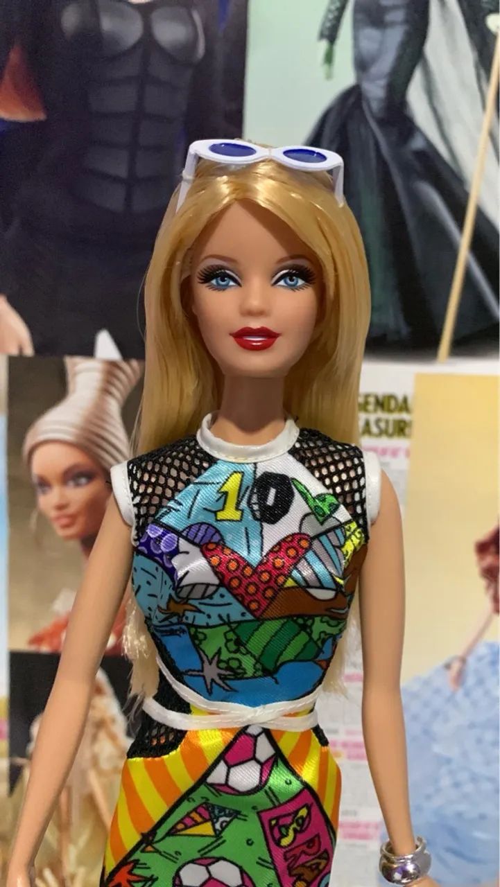 barbie collector romero britto / model muse