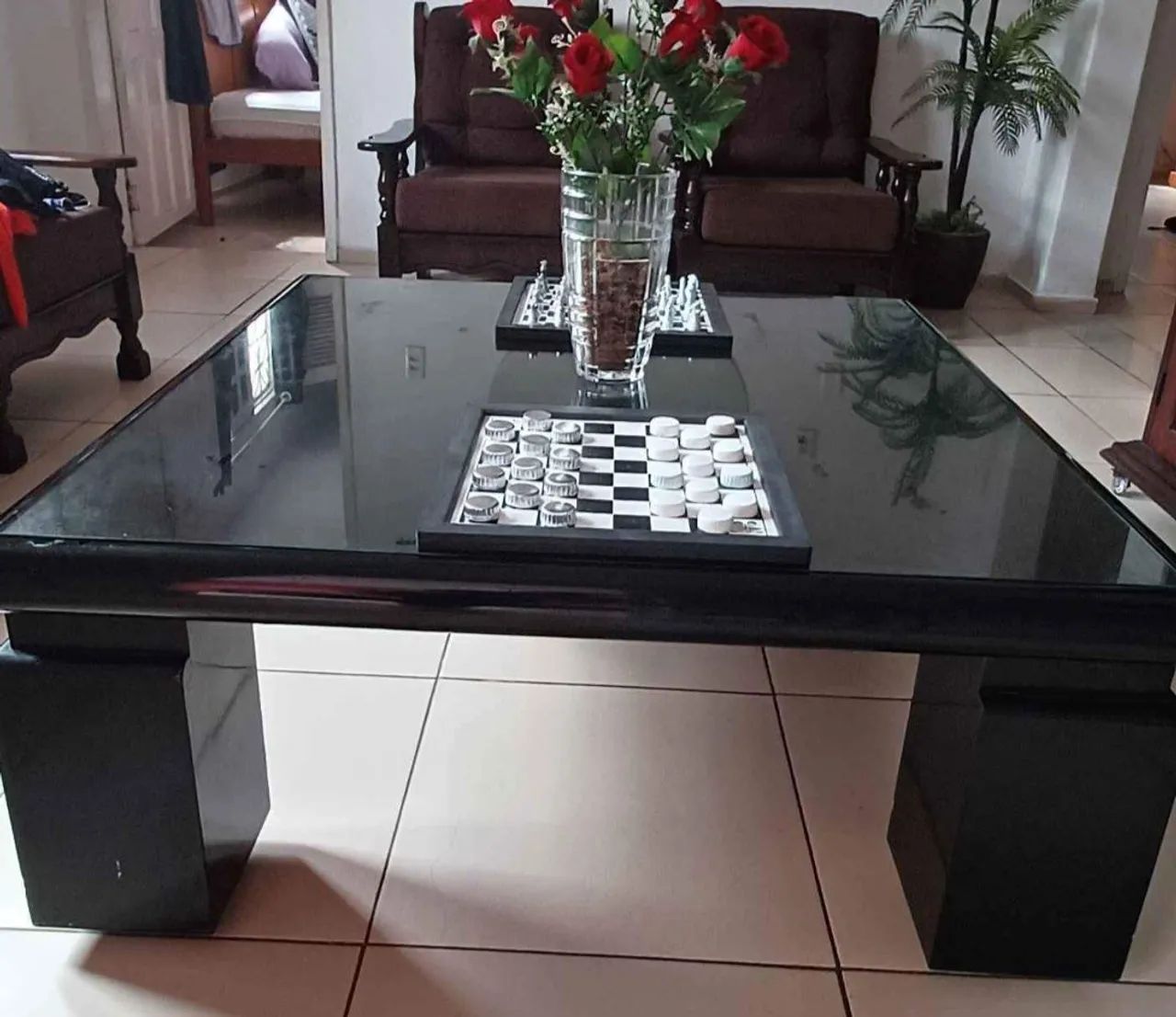 Mesa de centro em vidro e madeira preta - Foto 3