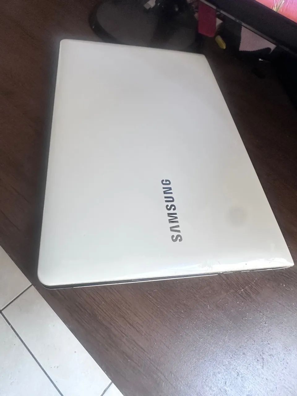 Notebook Samsung Branco - Desempenho e Estilo